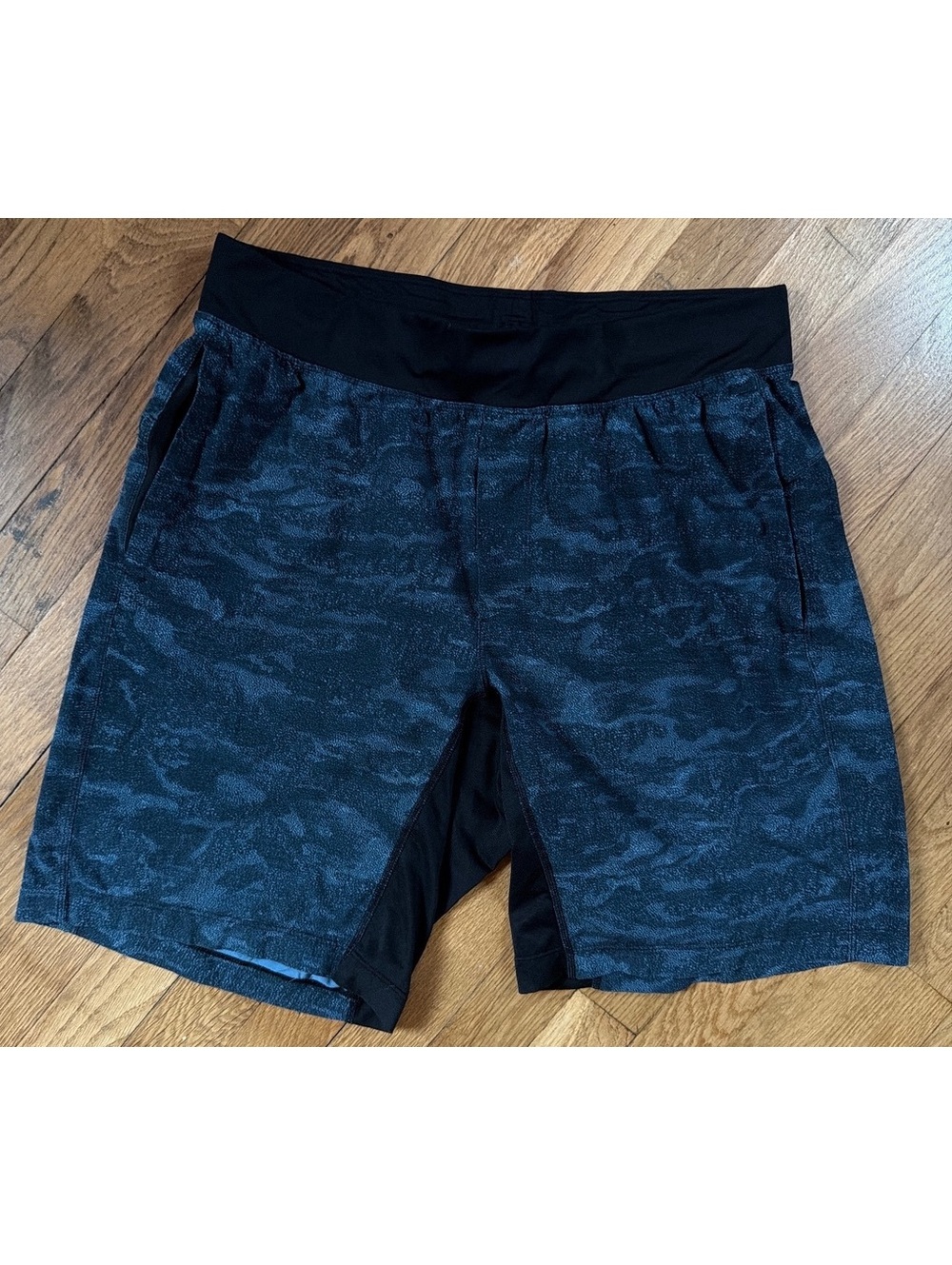 Large - Men - Lululemon Athletic Shorts